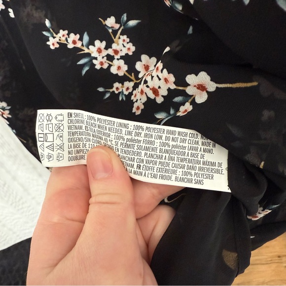 🌈5/$25 BUNDLE! NWOT💎 Forever 21 Long Sleeve Floral Lined Maxi Dress - Picture 9 of 10